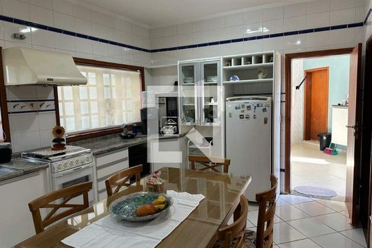 Casa à venda com 4 quartos, 1204m² em Parque Xangrilá, Campinas