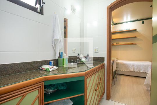 Banheiro 1 de apartamento à venda com 3 quartos, 240m² em Campo Belo, São Paulo