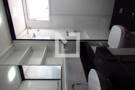 Banheiro de apartamento à venda com 2 quartos, 43m² em Fundacao da Casa Popular, Campinas