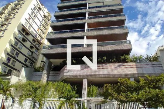 Fachada de apartamento à venda com 3 quartos, 170m² em Vila Isabel, Rio de Janeiro
