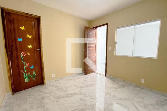 Sala de casa para alugar com 2 quartos, 70m² em Brás de Pina, Rio de Janeiro