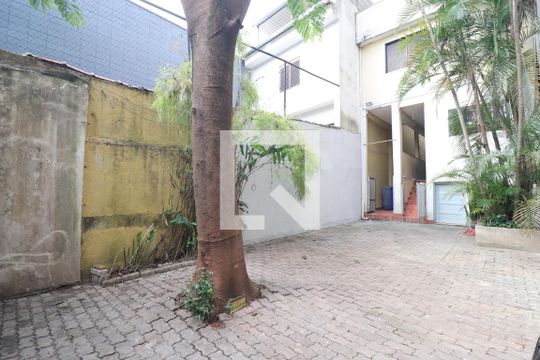 Área comum de casa à venda com 3 quartos, 229m² em Jardim, Santo André