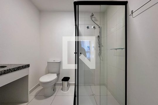 Banheiro de kitnet/studio à venda com 1 quarto, 23m² em Brooklin Novo, São Paulo