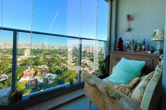 Varanda de kitnet/studio à venda com 1 quarto, 30m² em Cerqueira César, São Paulo
