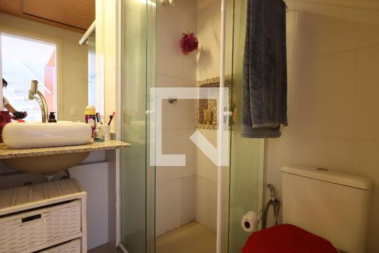 Banheiro de apartamento à venda com 1 quarto, 66m² em Panamby, São Paulo