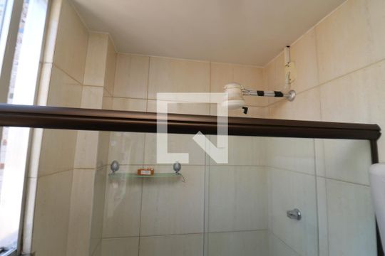 Banheiro de serviço de apartamento à venda com 2 quartos, 75m² em Tauá, Rio de Janeiro