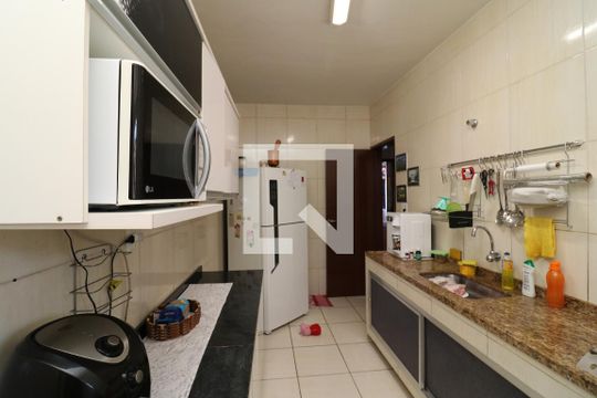 Cozinha de apartamento à venda com 2 quartos, 75m² em Tauá, Rio de Janeiro