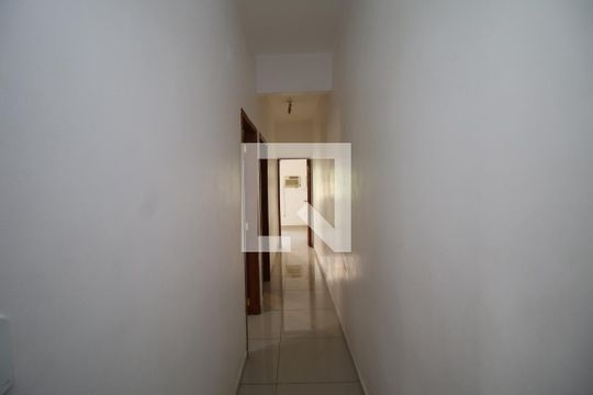 Corredor de casa à venda com 3 quartos, 110m² em Olaria, Rio de Janeiro