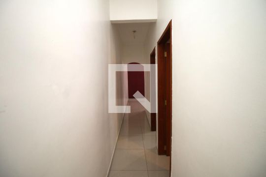 Corredor de casa à venda com 3 quartos, 110m² em Olaria, Rio de Janeiro
