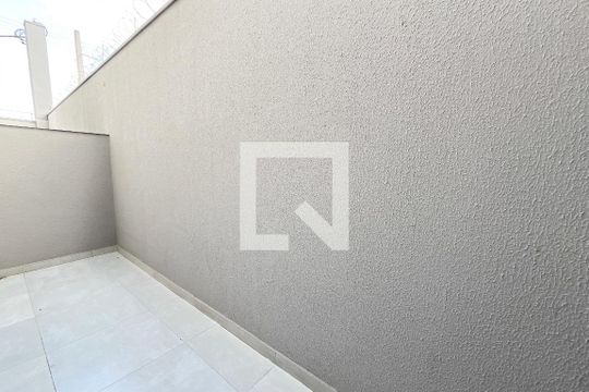 Quintal de apartamento para alugar com 1 quarto, 28m² em São Domingos, São Paulo