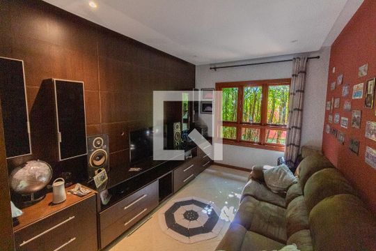Sala de TV de casa de condomínio para alugar com 3 quartos, 270m² em Colinas do Ermitage (sousas), Campinas