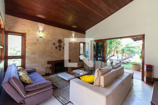 Sala de casa de condomínio para alugar com 3 quartos, 270m² em Colinas do Ermitage (sousas), Campinas