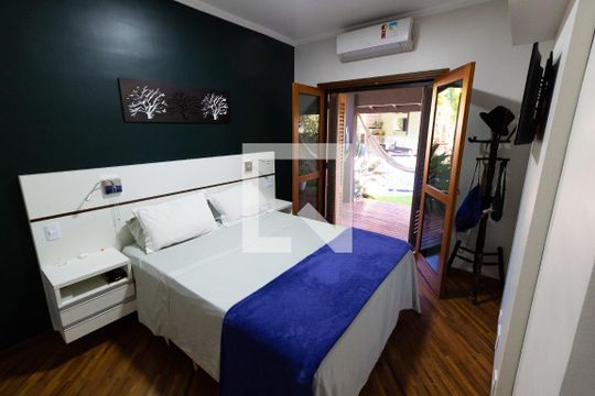 Suíte  de casa de condomínio para alugar com 3 quartos, 270m² em Colinas do Ermitage (sousas), Campinas