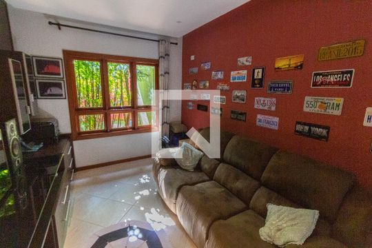 Sala de TV de casa de condomínio para alugar com 3 quartos, 270m² em Colinas do Ermitage (sousas), Campinas
