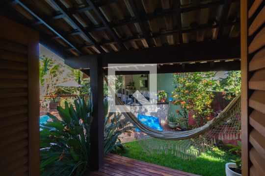 Vista da  Suíte  de casa de condomínio para alugar com 3 quartos, 270m² em Colinas do Ermitage (sousas), Campinas