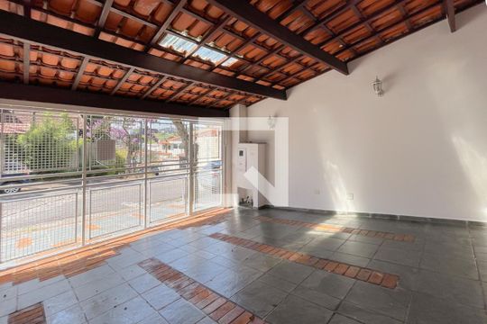 Garagem de casa à venda com 4 quartos, 213m² em Nova Petrópolis, São Bernardo do Campo