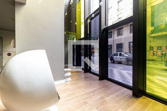 Hall Social de kitnet/studio para alugar com 1 quarto, 44m² em Santa Ifigênia, São Paulo