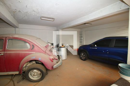 Garagem de casa à venda com 5 quartos, 270m² em Olaria, Rio de Janeiro