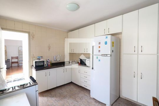 Cozinha de casa para alugar com 2 quartos, 110m² em Santo Antônio, São Caetano do Sul
