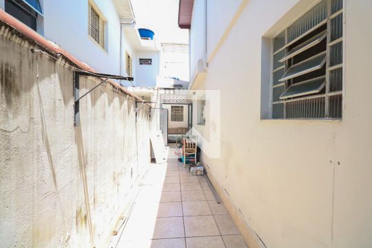 Quintal de casa para alugar com 2 quartos, 110m² em Santo Antônio, São Caetano do Sul