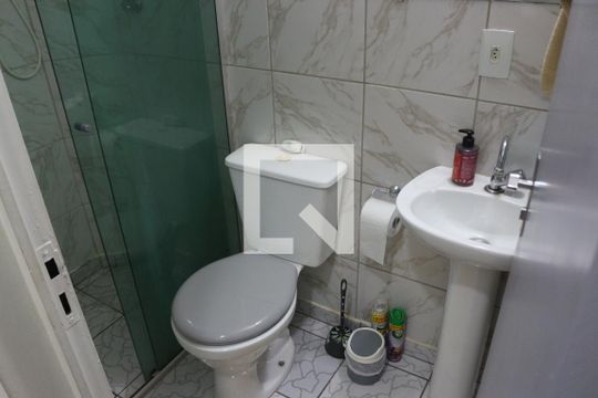 Banheiro de apartamento à venda com 2 quartos, 70m² em Califórnia, Belo Horizonte