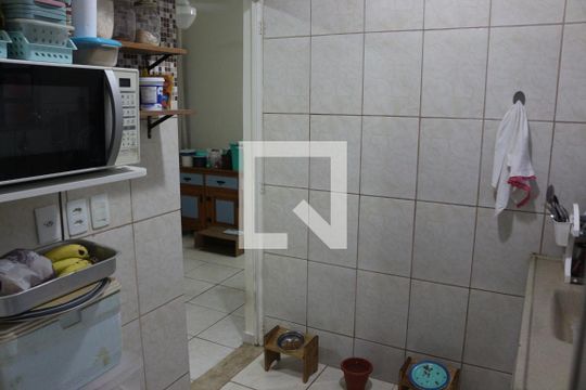 Cozinha de apartamento à venda com 2 quartos, 70m² em Califórnia, Belo Horizonte