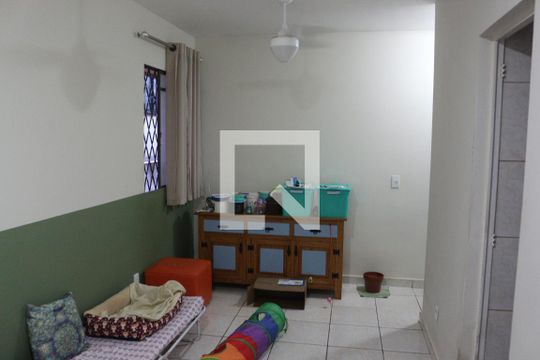 Apartamento à venda com 2 quartos, 70m² em Califórnia, Belo Horizonte