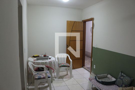 Sala de apartamento à venda com 2 quartos, 70m² em Califórnia, Belo Horizonte