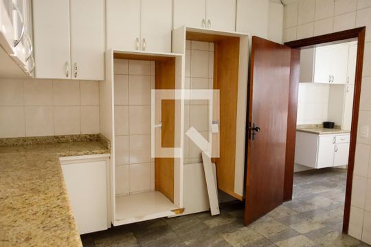 Cozinha de apartamento à venda com 4 quartos, 226m² em Centro, Osasco