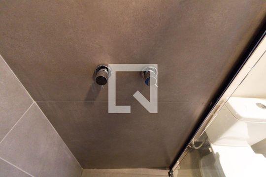 BANHEIRO de kitnet/studio para alugar com 1 quarto, 17m² em Cidade Universitária, Campinas