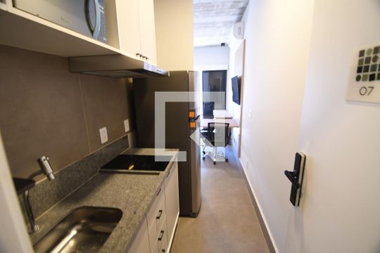 Cozinha de kitnet/studio para alugar com 1 quarto, 17m² em Cidade Universitária, Campinas