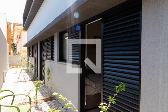ÁREA EXTERNA FUNDOS de kitnet/studio para alugar com 1 quarto, 17m² em Cidade Universitária, Campinas