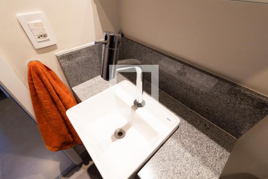 BANHEIRO de kitnet/studio para alugar com 1 quarto, 17m² em Cidade Universitária, Campinas