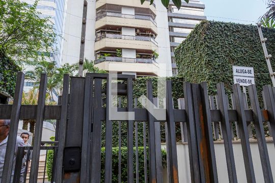 Fachada de apartamento à venda com 3 quartos, 177m² em Itaim Bibi, São Paulo