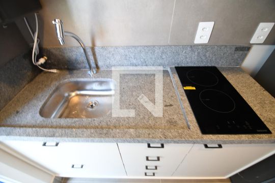 Cozinha de kitnet/studio para alugar com 1 quarto, 17m² em Cidade Universitária, Campinas