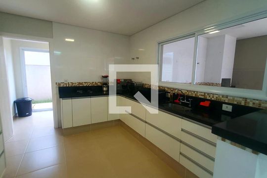 Cozinha de casa de condomínio para alugar com 4 quartos, 252m² em Jardim Pari, Paulínia