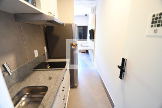 Cozinha de kitnet/studio para alugar com 1 quarto, 17m² em Cidade Universitária, Campinas