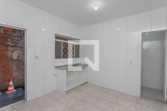 Sala/Cozinha de casa para alugar com 1 quarto, 30m² em Jardim Celia (zona Sul), Diadema