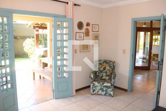 Sala de TV de casa para alugar com 4 quartos, 382m² em Campestre, Santo André