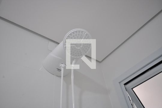 Banheiro de apartamento para alugar com 2 quartos, 46m² em Tucuruvi, São Paulo
