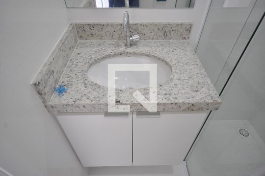 Banheiro de apartamento para alugar com 2 quartos, 45m² em Tucuruvi, São Paulo