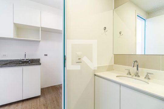 Banheiro de kitnet/studio à venda com 1 quarto, 25m² em Pinheiros, São Paulo