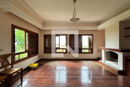 Casa à venda com 3 quartos, 240m² em Jardim America, São Leopoldo
