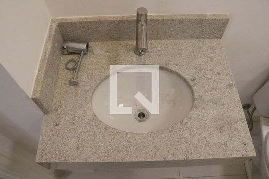 Banheiro de apartamento à venda com 1 quarto, 51m² em Água Branca, São Paulo