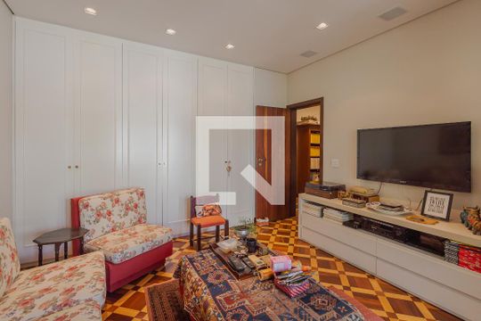 Quarto de casa à venda com 3 quartos, 600m² em Alto de Pinheiros, São Paulo