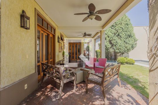 Piscina de casa à venda com 3 quartos, 600m² em Alto de Pinheiros, São Paulo