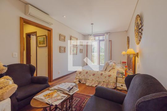 Suíte 2 de casa à venda com 3 quartos, 600m² em Alto de Pinheiros, São Paulo