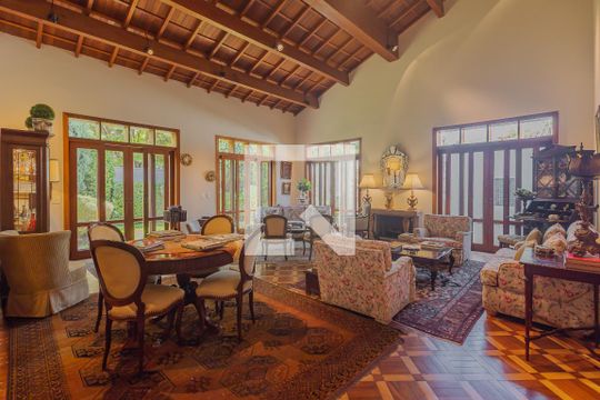 Sala de casa à venda com 3 quartos, 600m² em Alto de Pinheiros, São Paulo