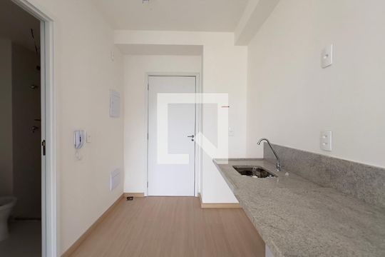 Cozinha de kitnet/studio para alugar com 1 quarto, 26m² em Pinheiros, São Paulo