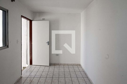 Sala/Cozinha de casa para alugar com 1 quarto, 40m² em Parque dos Bancarios, São Paulo